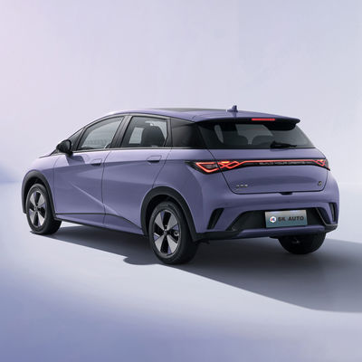 가족을 위한 주식 BYD 돌고래 세단 405 킬로미터 비용 효율적 자동차 EV에서 2023년