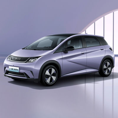 가족을 위한 주식 BYD 돌고래 세단 405 킬로미터 비용 효율적 자동차 EV에서 2023년