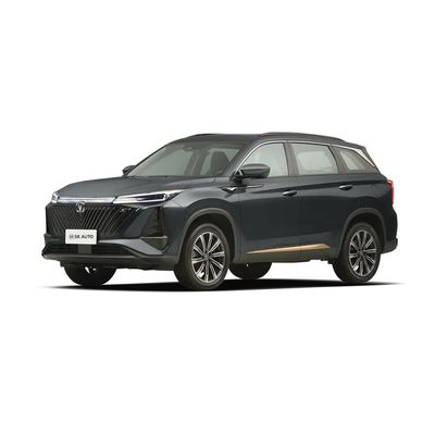 장안 CS75는 휘발유 동력이 공급된 자동차 휘발유 SUV 고속도 2.0T를 더합니다