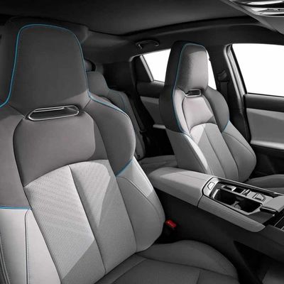 본사 치안 UNI-T 1.5T 소형 SUV 가솔린 엔진 최대 속도 205KM/H 듀얼 클러치
