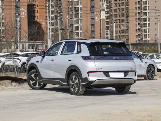 터치스크린 디스플레이 실내 특징 2025 모델 BYD EV 태양 지붕과 60.9kWh 배터리 에너지 빠른 충전 전기 차량 핫 판매