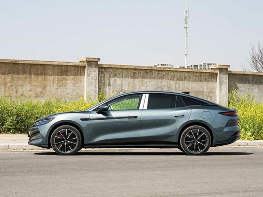 2025 강력한 한 L BYD 전기 차량 최고 전력 500 KW 및 가죽 스티어 1000V 고전압 빠른 충전