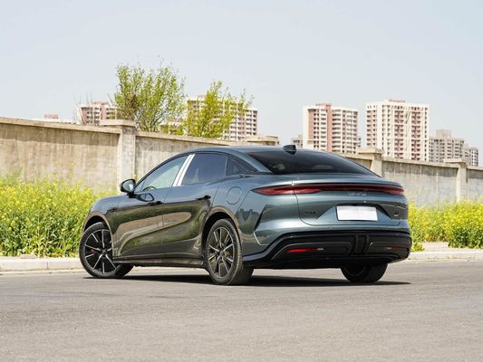 2025 강력한 한 L BYD 전기 차량 최고 전력 500 KW 및 가죽 스티어 1000V 고전압 빠른 충전