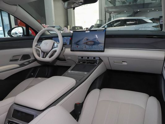 2025 강력한 한 L BYD 전기 차량 최고 전력 500 KW 및 가죽 스티어 1000V 고전압 빠른 충전