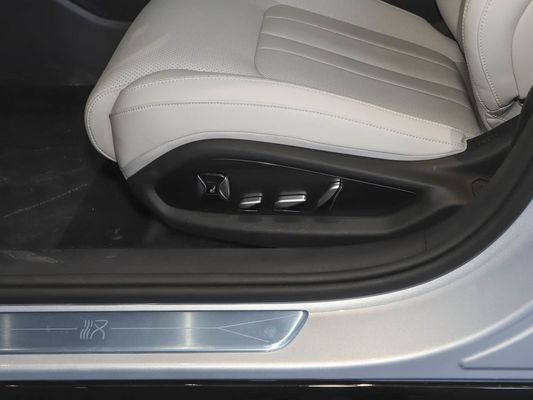 2025 강력한 한 L BYD 전기 차량 최고 전력 500 KW 및 가죽 스티어 1000V 고전압 빠른 충전