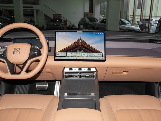 모델 차량 601km 범위 83.2kWh 배터리 용량 AWD 빠른 충전 태양 지붕 고전압 구조 가정용 편안