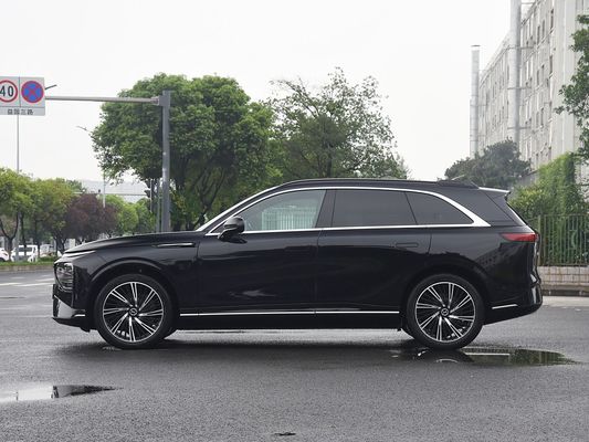 2025 Xpeng G9 전동형 SUV 93.1kWh 배터리 용량 423kW 맥스 모터 파워 680km 장거리 및 태양 지붕으로 빠른 충전