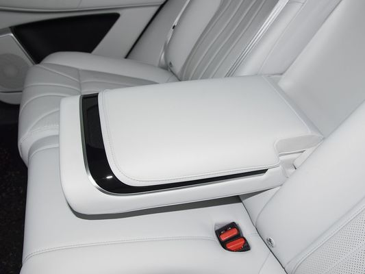 2025 Xpeng G9 전동형 SUV 93.1kWh 배터리 용량 423kW 맥스 모터 파워 680km 장거리 및 태양 지붕으로 빠른 충전