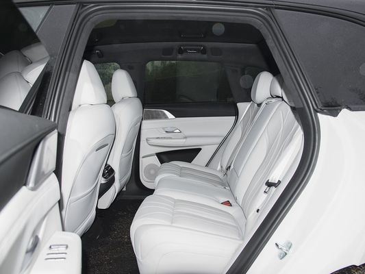 2025 Xpeng G9 전동형 SUV 93.1kWh 배터리 용량 423kW 맥스 모터 파워 680km 장거리 및 태양 지붕으로 빠른 충전