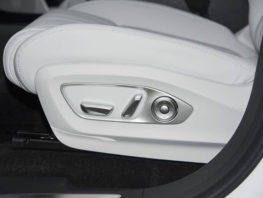 2025 Xpeng G9 전동형 SUV 93.1kWh 배터리 용량 423kW 맥스 모터 파워 680km 장거리 및 태양 지붕으로 빠른 충전