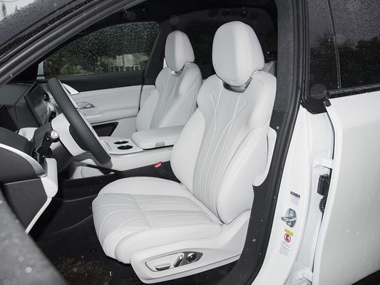 2025 Xpeng G9 전동형 SUV 93.1kWh 배터리 용량 423kW 맥스 모터 파워 680km 장거리 및 태양 지붕으로 빠른 충전