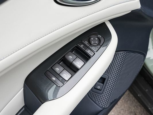 2025 BYD 전기 차량 표지판 06GT 급속 충전 시간 0.33 Hrs 및 성능 장거리 550KM 가족용 태양 지붕과 함께 큰 배터리