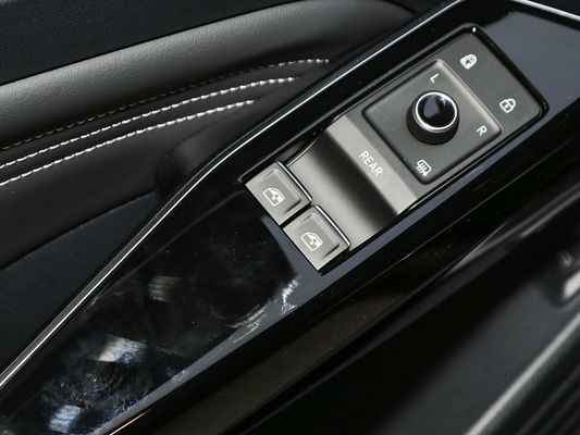 2025 VW 전기 차량 ID.4 고속 충전 자동차 장거리 601km 80.4kWh 배터리 핫 판매 신형 선루프와 함께 좋은 성능